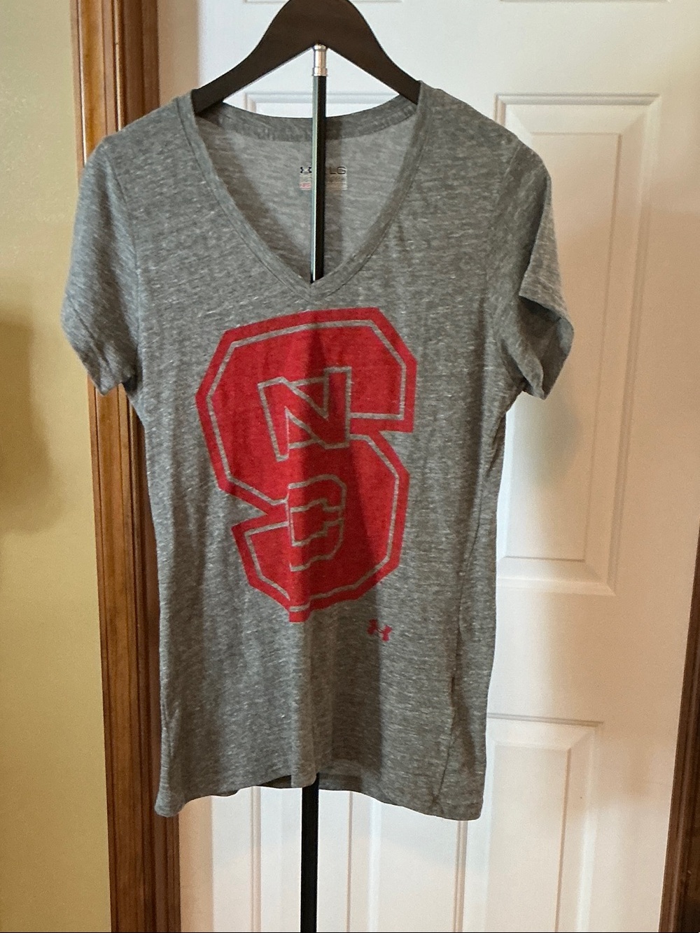 Gray V‑Neck T-Shirt with Red Graphic S